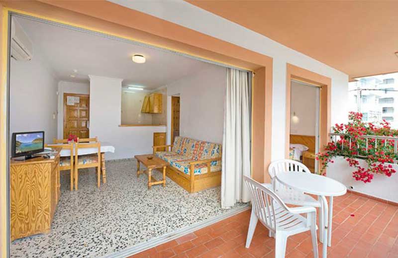 https://www.apartamentosbonsol-ibiza.com/wp-content/uploads/2016/10/1-1.jpg