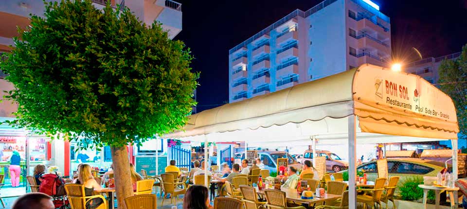 https://www.apartamentosbonsol-ibiza.com/wp-content/uploads/2016/10/1.jpg