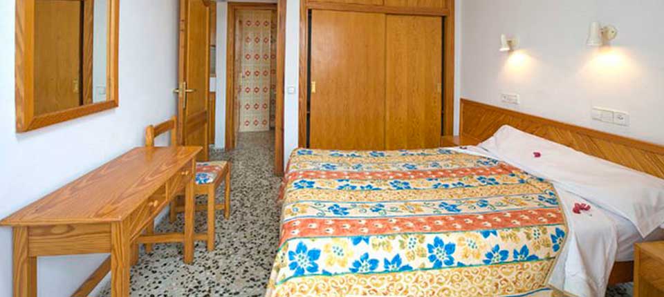 https://www.apartamentosbonsol-ibiza.com/wp-content/uploads/2016/10/3.jpg
