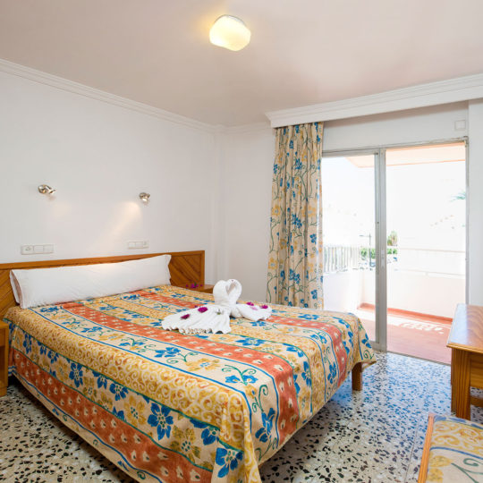 https://www.apartamentosbonsol-ibiza.com/wp-content/uploads/2016/10/miniatura-4-540x540.jpg